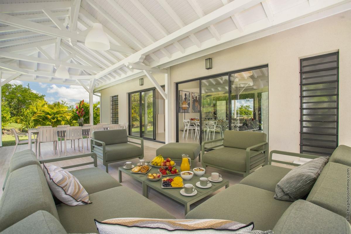 Location_Villa_Les_Trois_Ilets_Martinique_salon côté jardin (1)